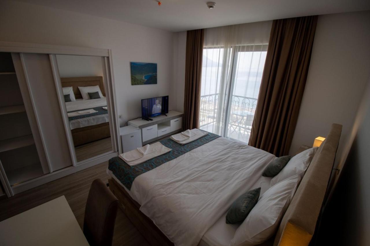 Hotel Svarog Bečići Luaran gambar