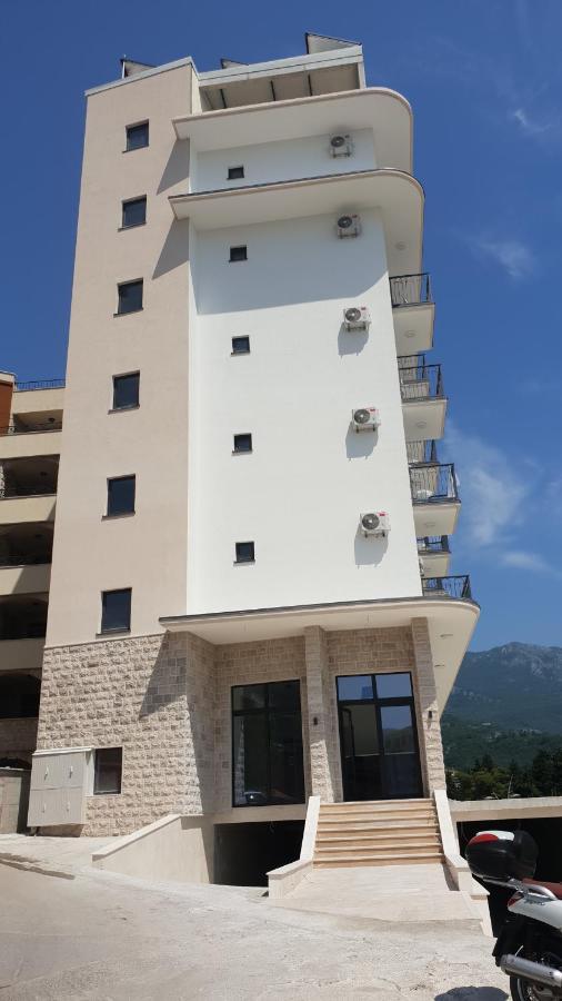 Hotel Svarog Bečići Luaran gambar