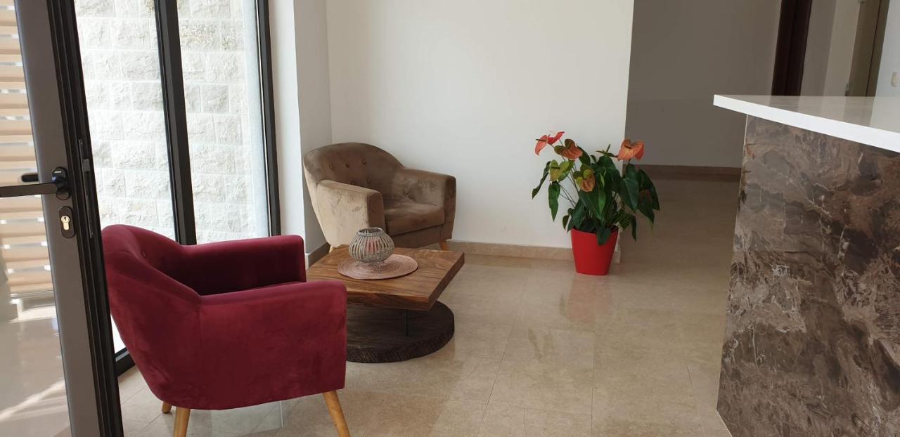Hotel Svarog Bečići Luaran gambar