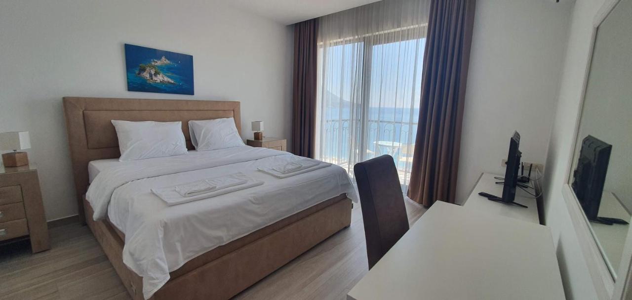 Hotel Svarog Bečići Luaran gambar