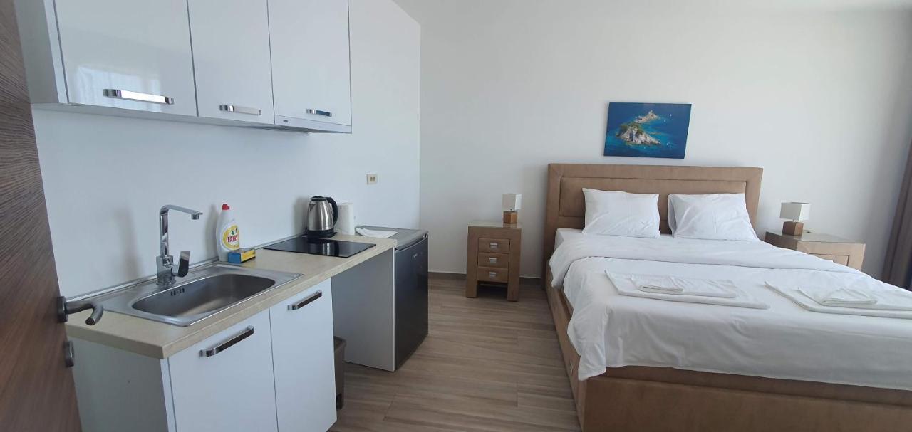 Hotel Svarog Bečići Luaran gambar